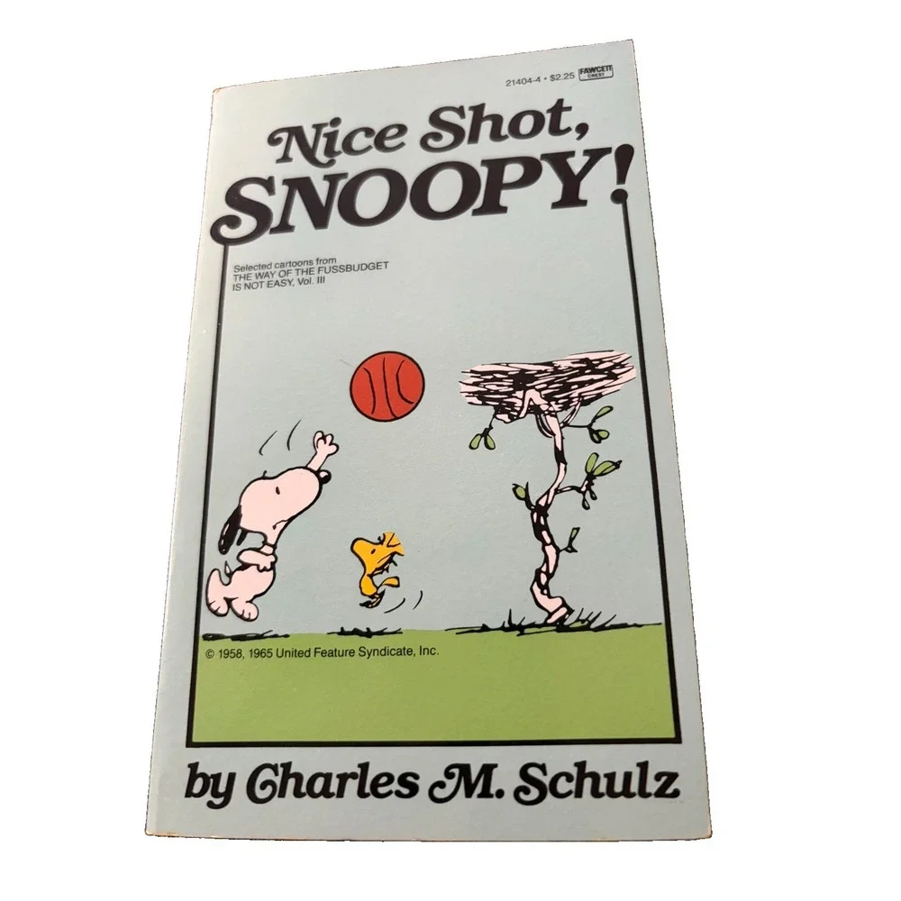 Vintage Peanuts Snoopy Paperback Books Lot of 5 Charles M Schulz Fawcett 1980s